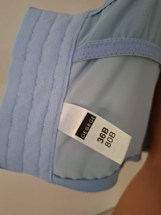 Gorset z biustonoszem koronkowym z haftem w kwiaty top