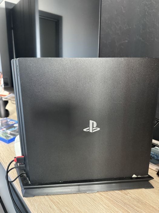 Продам Sony Playstation 4 pro 1tr