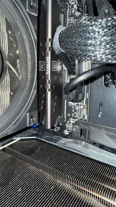 Pc 4070ti Gigabyte i5 13600kf