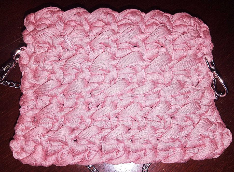 Mala de trapilho feita à mão