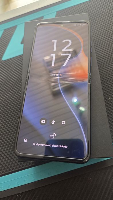 Motorola Razr 60 jak nowy