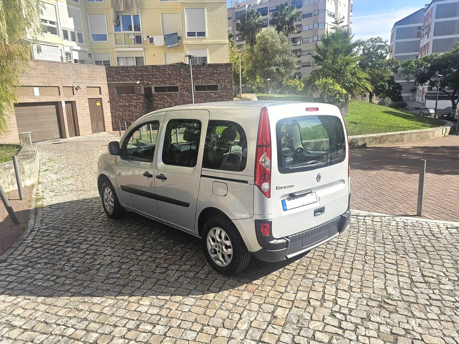 Renault Kangoo 1.5 Dci Adaptada / Rampa Para Cadeira Rodas / TPMR