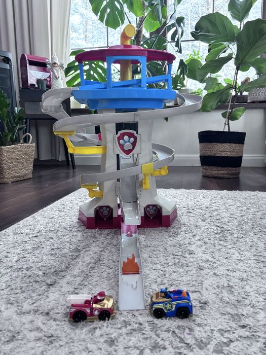 Duża baza Psi Patrol z 2 autami