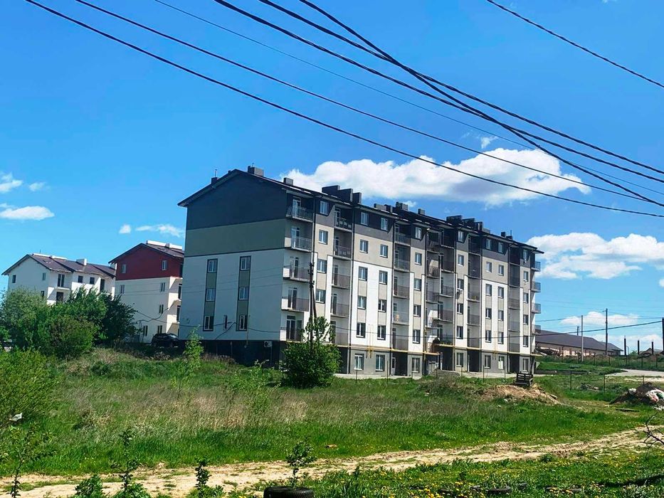 Котедж з гаражем в с. Ременів  15 кілометрів від Львова.
