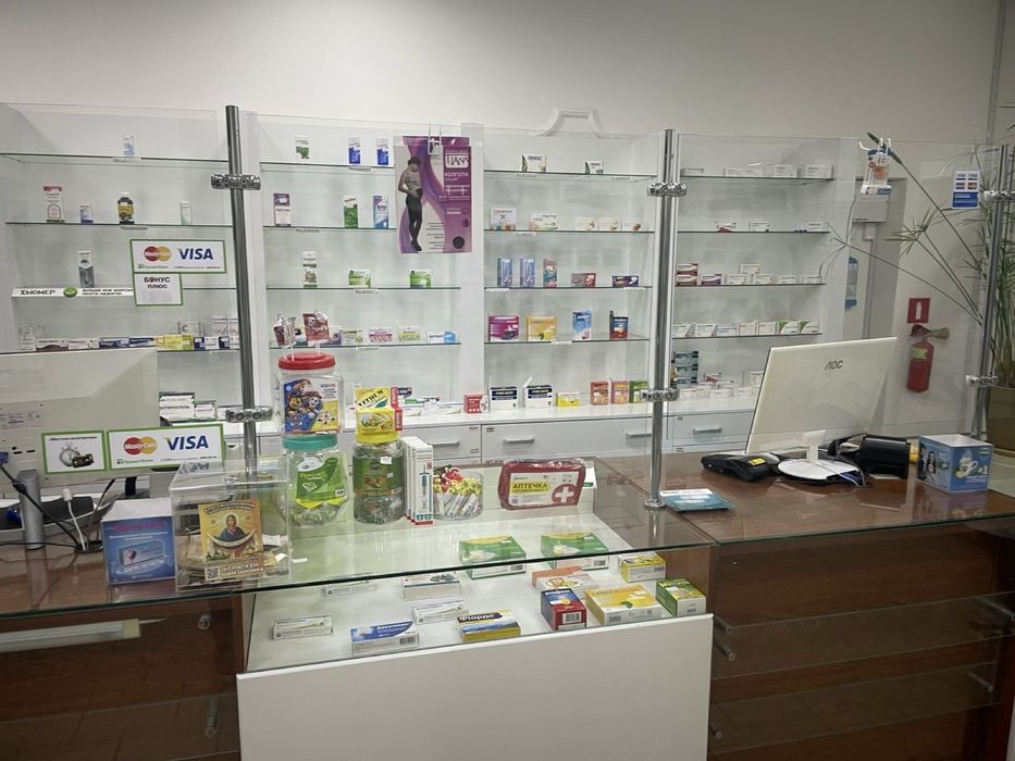 Меблі для Аптеки, Вітрини