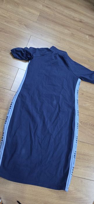 Sportowa sukienka DKNY