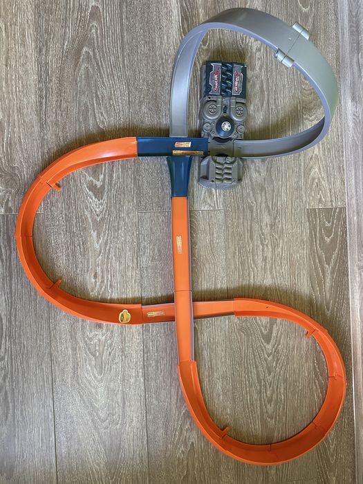 Трек Hot Wheels вісімка іграшковий