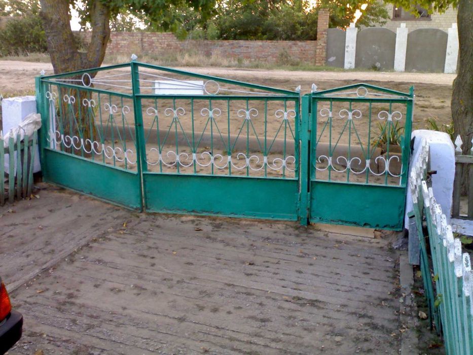 Продаю хату в селі Коблеве