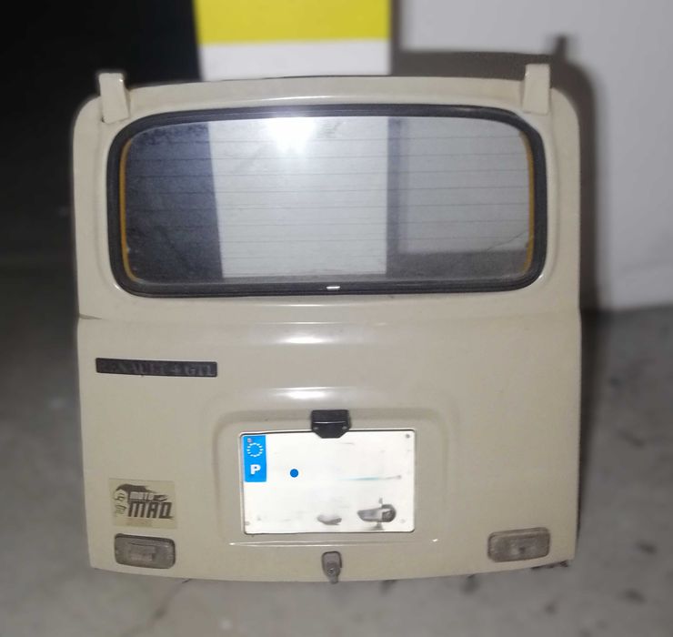 Porta da mala Renault 4 L completa