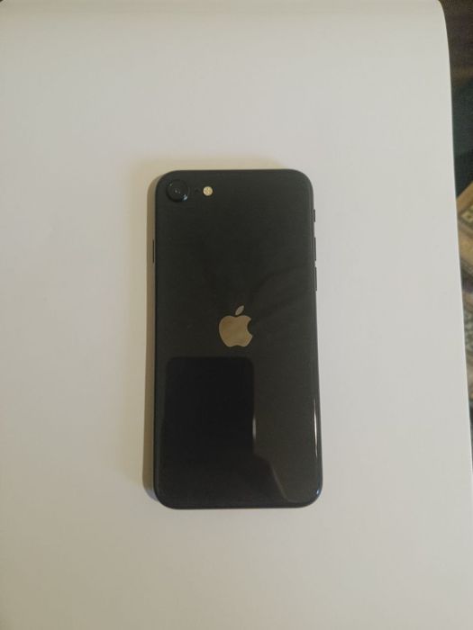 Айфон СЄ 2020 64 гб акб 100%