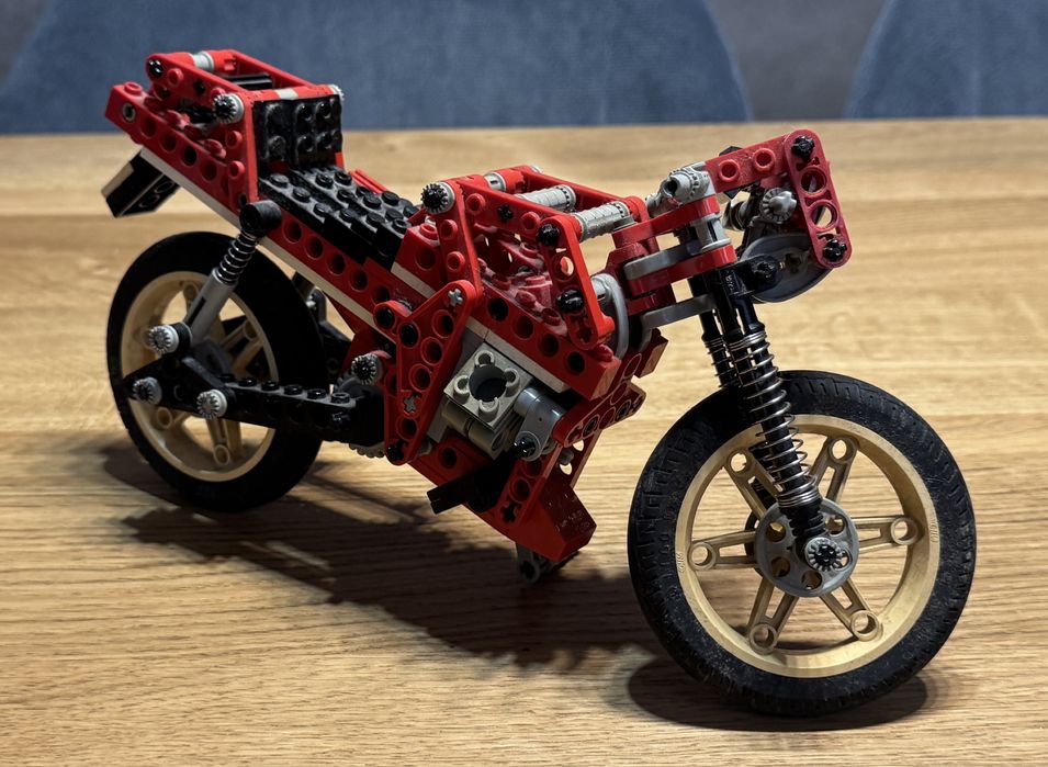 LEGI Technic 8422 Motor TT / Circuit Shock Racer