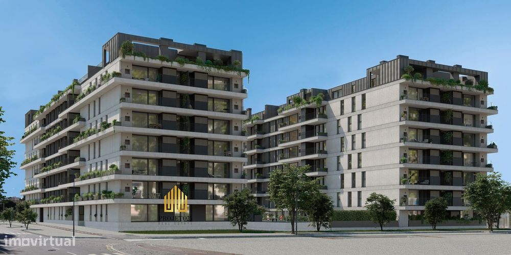 T3 NOVO, Varanda 16m2 em Condº Fechado com Piscina e jardins privados.