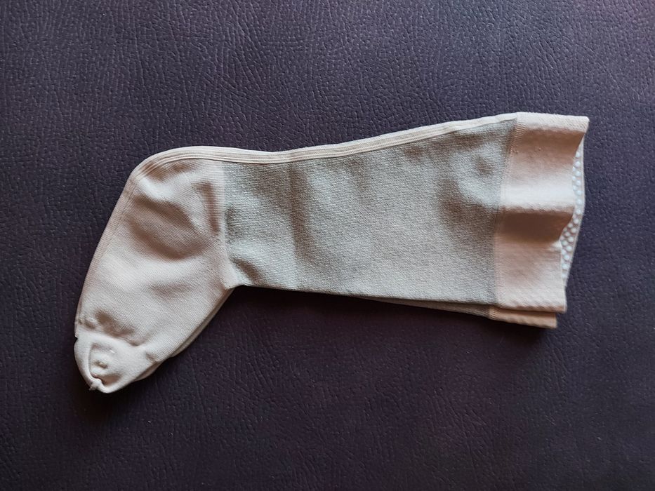 Beżowe wysokie skarpety uciskowe Mediven mondi CCL2