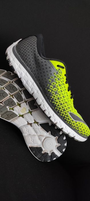 Brooks Pure Flow 5 rozmiar 42 (26,5 cm)