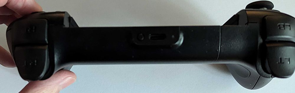 Геймпад 8Bitdo Ultimate Mobile Controller для смартфонів Android і iOS