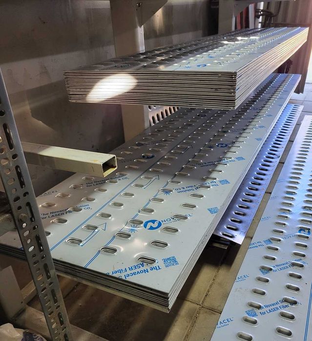 Blacha aluminiowa LOHR na auto-lawety , przyczepy 625x2500/3000x4 mm.