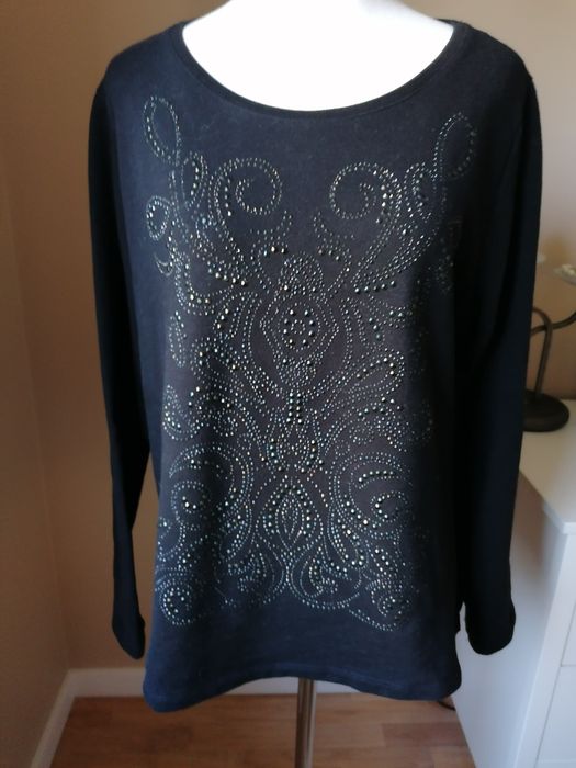 Czarna bluza firmy C&A