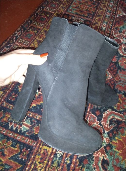 Замшеві ботинки 39р. (Олх доставка+22грн за комісію)