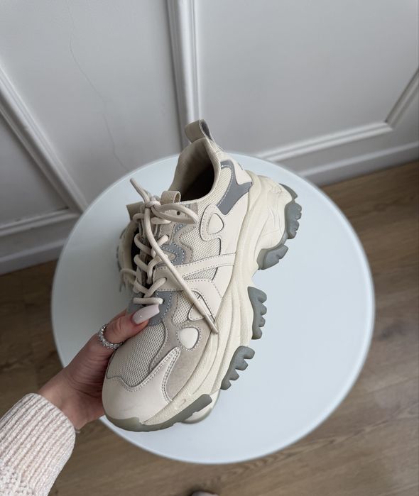 Кросівки estro бежеві 24 см устілка