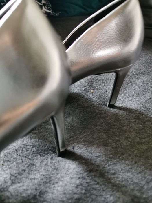 Czułenka, szpilki srebrne Zara r. 36. Użyte raz