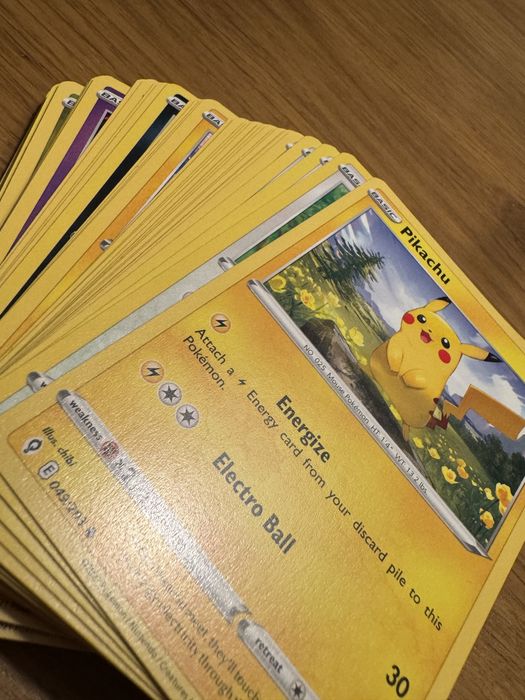 61 Cartas Pokémon EVOLVING SKIES Originais