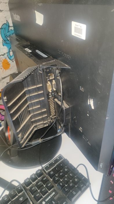 Komputer  Lenovo komputer i monitor komplet