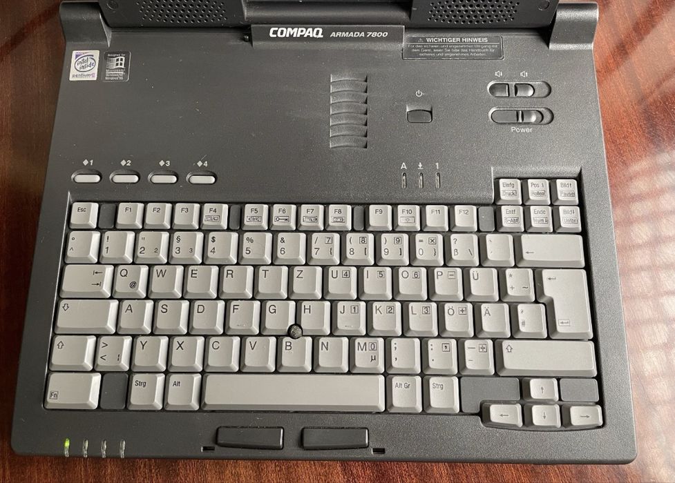 Ноутбук Compaq Armada 7800 Windows 98 Pentium 2 96 МВ ОЗУ вінтаж ретро laptop