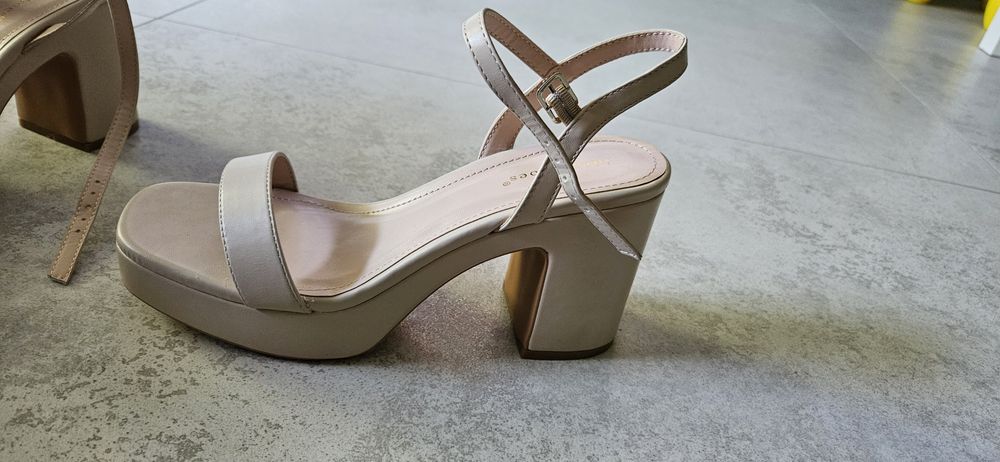 Nowe sandałki na lato