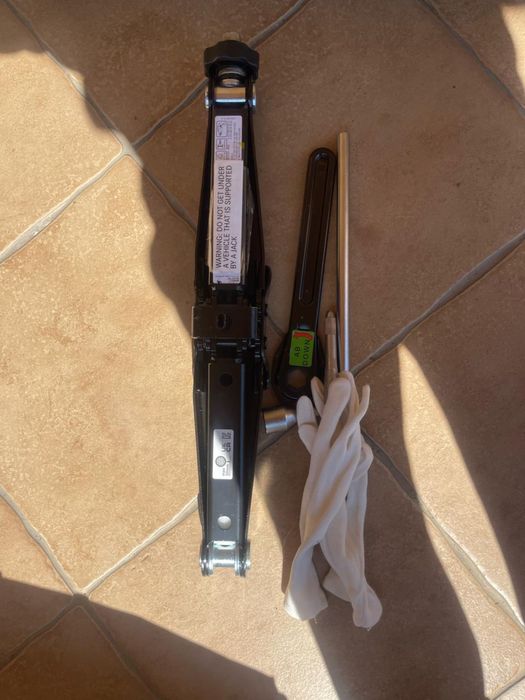 Домкрат Mercedes A247 580 02 00/A293 580 02 00