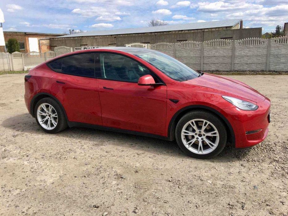 Продається Tesla Model Y