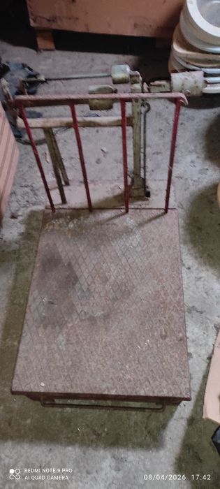 Balança ferro  antiga