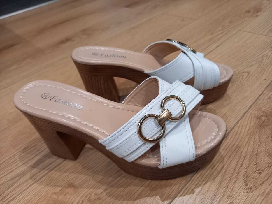 Sandália Fashion Nº38 Novas