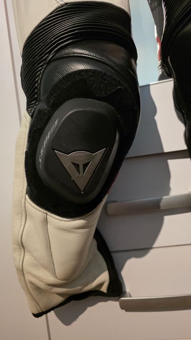 Dainese Veloster D 52 kombinezon skórzany 2 częściowy