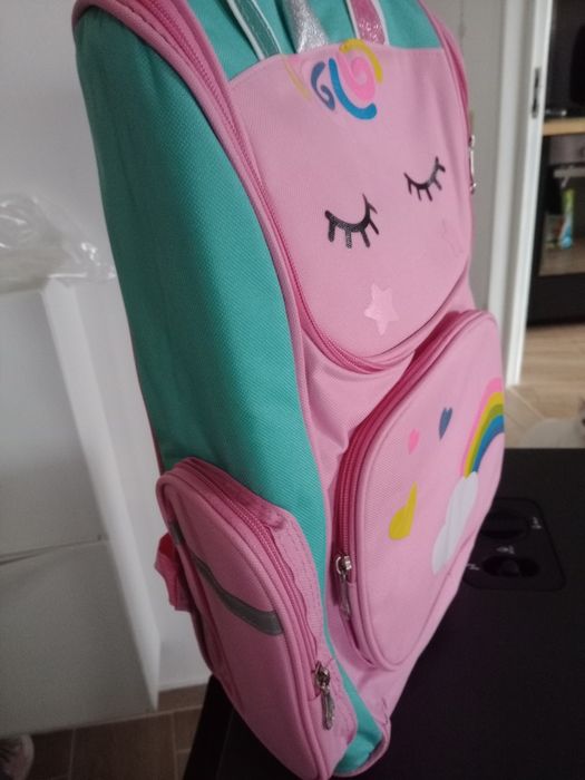 Mochila escolar nova