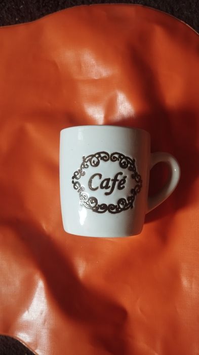 Набір чашок для кави з блюдцем