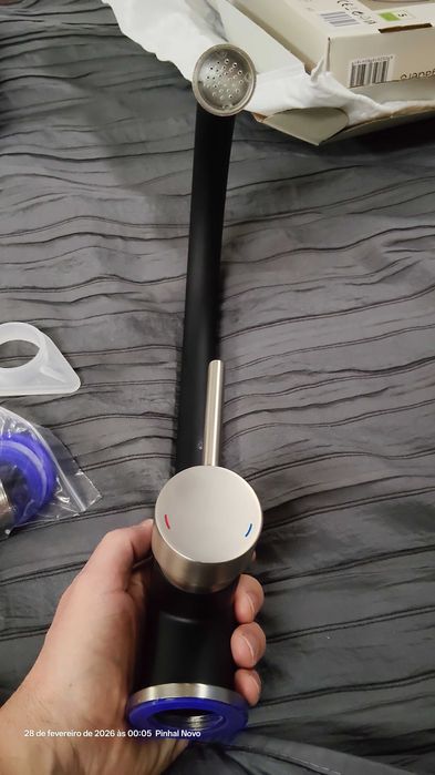 Torneira cozinha preta com led