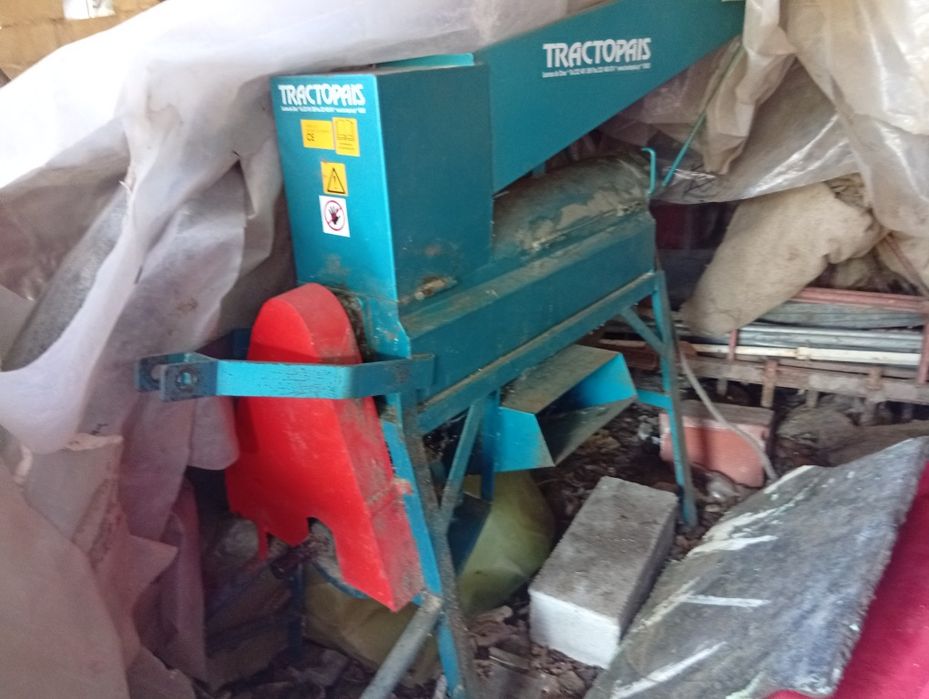 Malhadora/malhadeira/debulhadora de milho