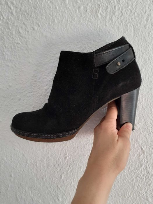 Botins/botas pretas camurça salto alto Gianna 36
