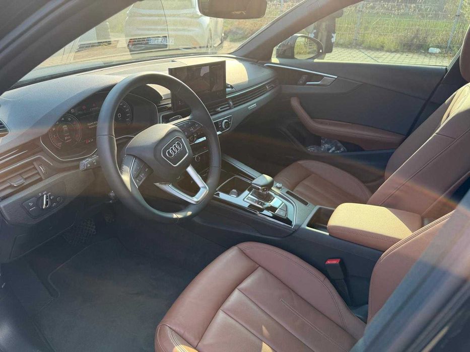 AUDI A4 40TFSI quattro s-tronic premium