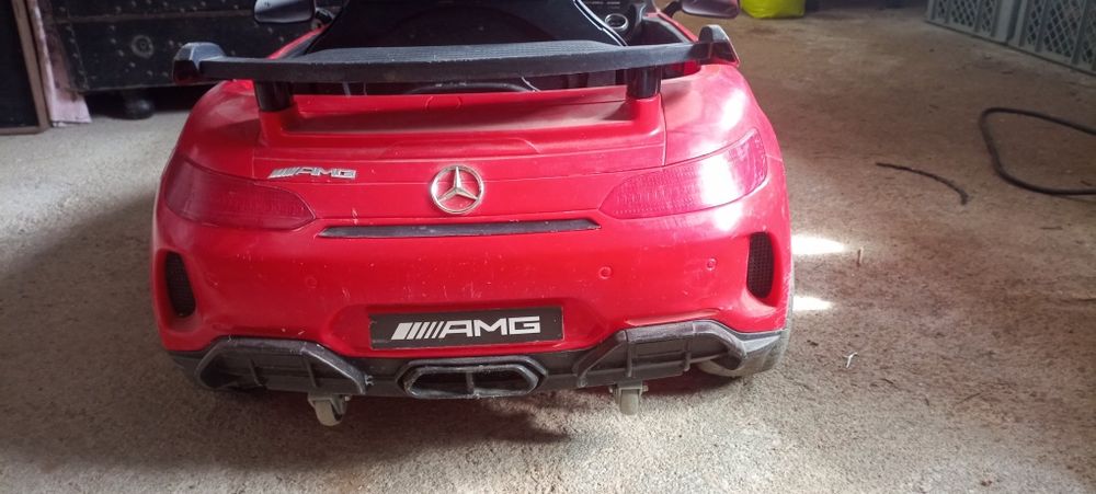 Mercedes GTR AMG elétrico criança