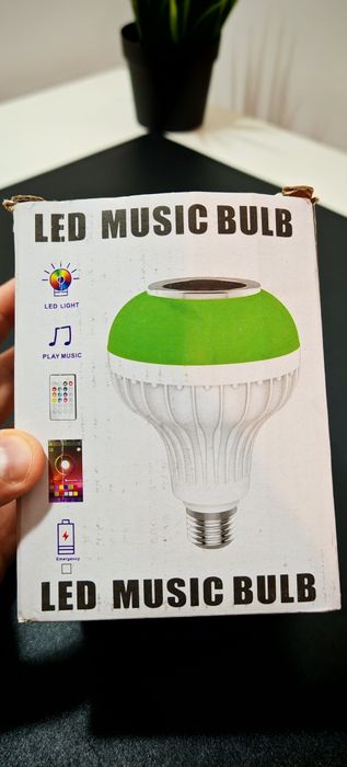 Lâmpada com coluna Bluetooth