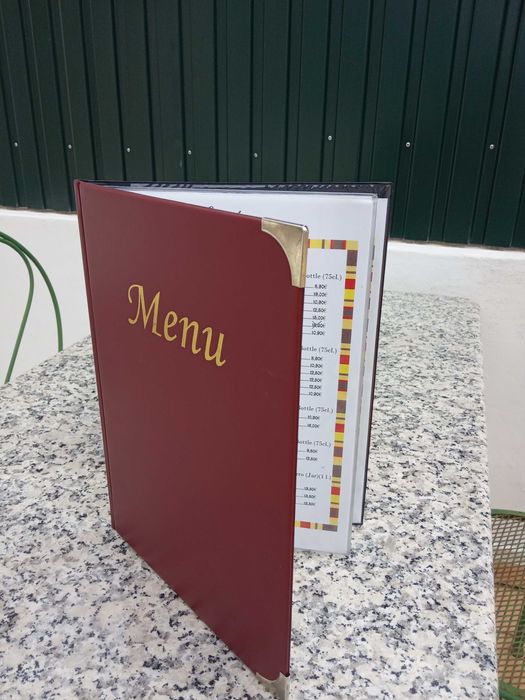 Vendo pela melhor oferta. 12 Capas para menú. Usadas, como novas.