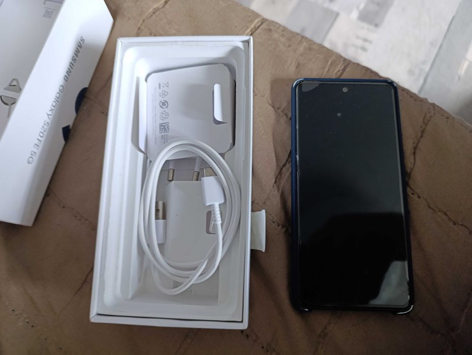 Sprzedam telefon marki Samsung