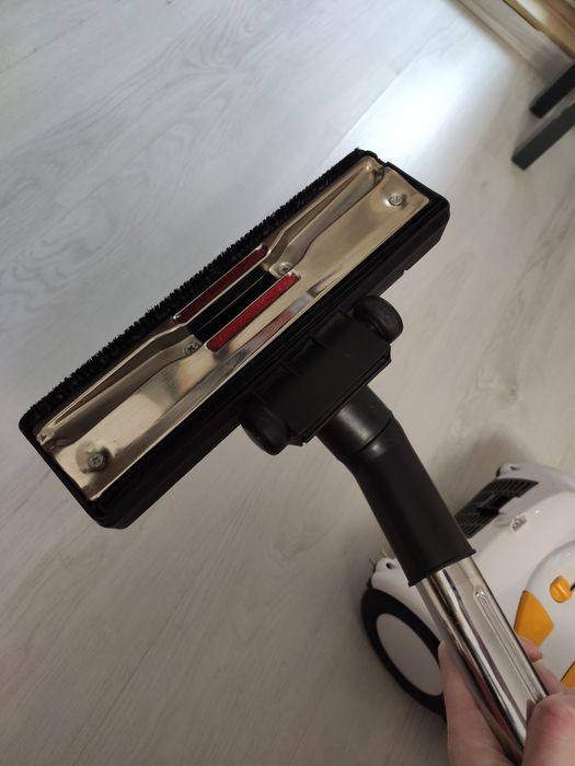 Пилосос VICO, 1600 Bт