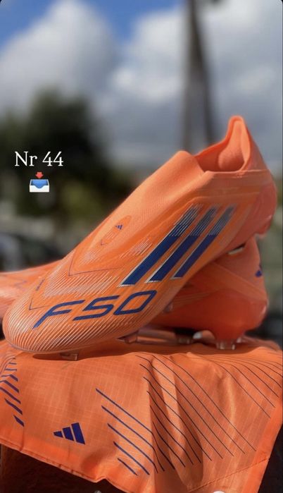 Footabll Boots  Adidas F50