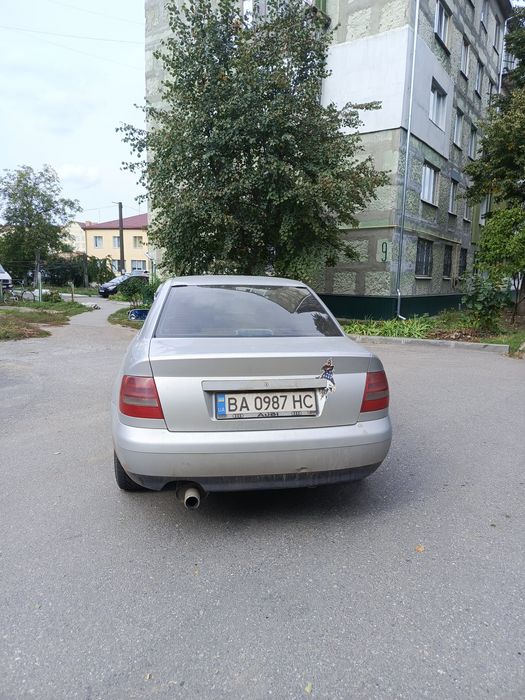 Продаєця автомобіль ауді А4 б5   2.5 тді