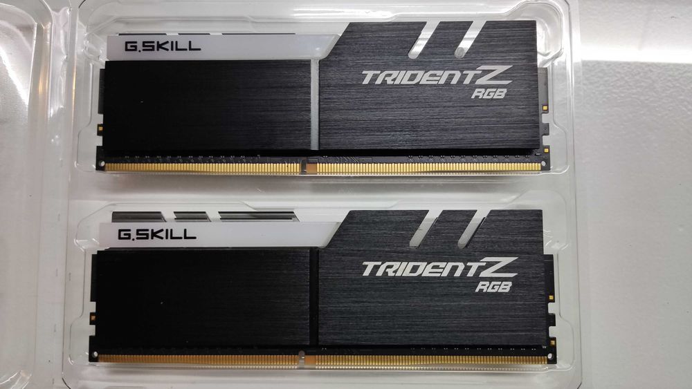 Memória RAM G.Skill 16GB Trident Z RGB (2x 8GB) DDR4-3200MHz CL16 Black