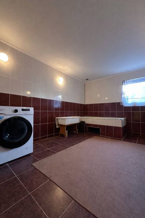 Два будинки у м. Луцьк на ділянці 16 соток