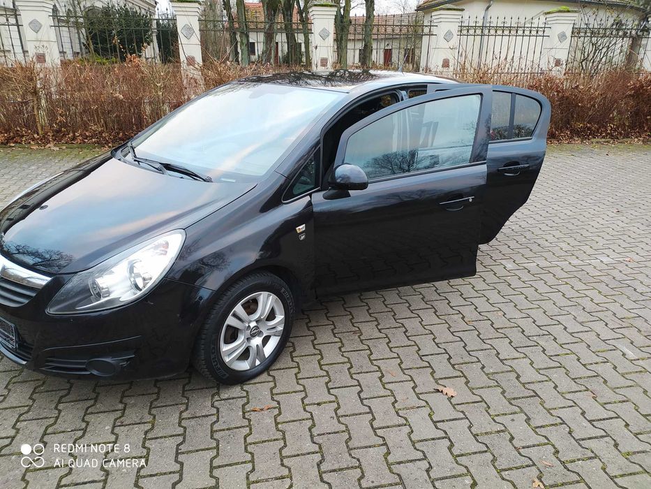 sprzedam opla corsę 1.4 benzyna