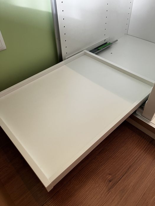 Wieszak na spodnie i wysuwana taca na buty Ikea